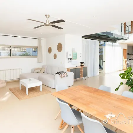 Designer Elodie With Private Pool And Space