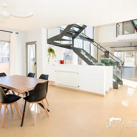 Designer Elodie With Private Pool And Space *