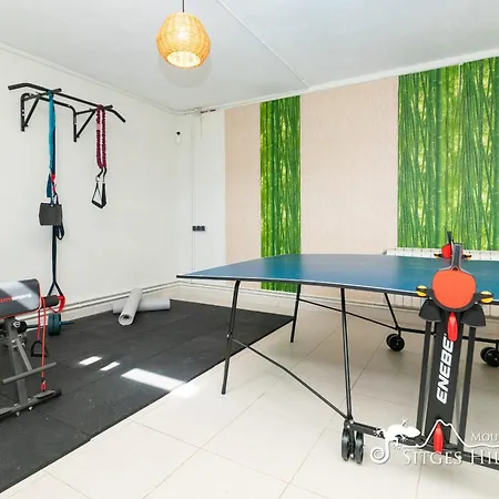 Designer Elodie With Private Pool And Space