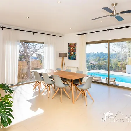 Designer Elodie With Private Pool And Space Villa *