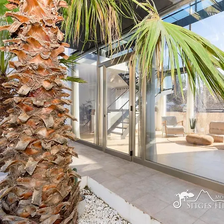 Designer Elodie With Private Pool And Space