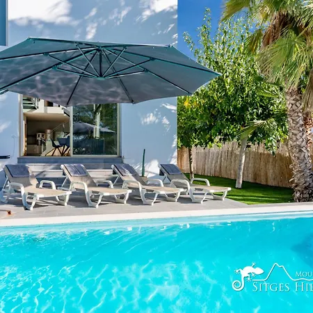 Designer Elodie With Private Pool And Space Villa *